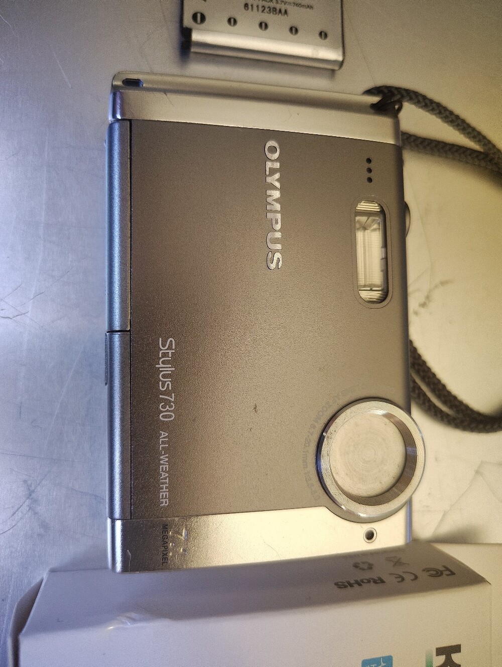 Olympus Stylus 730 Compact Digital Camera - Silver - Picture 2 of 7